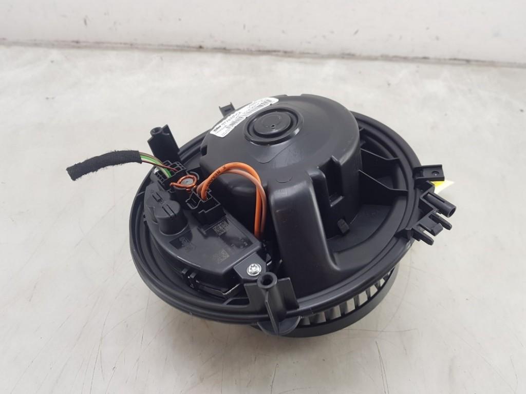 Heizgebläse Motor 5Q1819021E Audi Q2 (GAB/GAG) SUV 1.5 35 TFSI 16V (DXDB) 2023-04