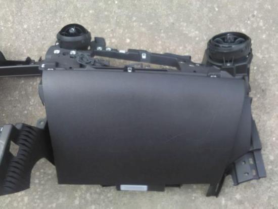 Armaturenbrett Unterteil mit Luftdüsen und Handschuhfach MINI MINI (R56) ONE 70 KW Bild Armaturenbrett Unterteil mit Luftdüsen und Handschuhfach MINI MINI (R56) ONE 70 KW