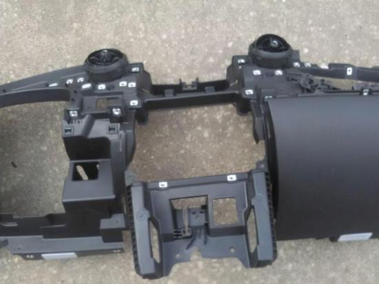 Armaturenbrett Unterteil mit Luftdüsen und Handschuhfach MINI MINI (R56) ONE 70 KW Bild Armaturenbrett Unterteil mit Luftdüsen und Handschuhfach MINI MINI (R56) ONE 70 KW