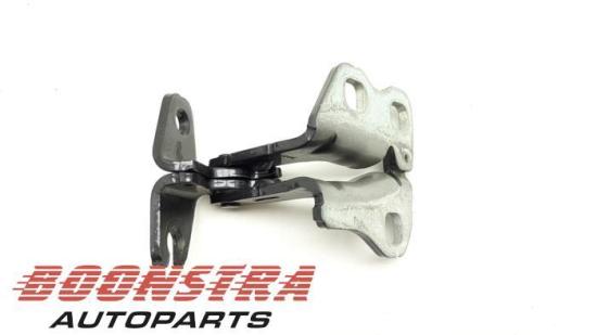 Türscharnier vorne rechts Tesla Model 3 5YJ3 110103499F Bild Türscharnier vorne rechts Tesla Model 3 5YJ3 110103499F