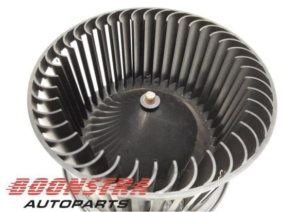 Gebläsemotor Tesla Model 3 5YJ3 110766900B Bild Gebläsemotor Tesla Model 3 5YJ3 110766900B