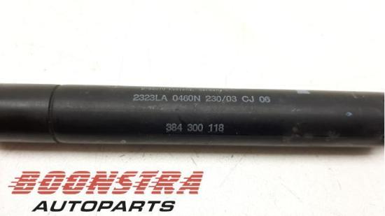 Heckklappendämpfer rechts Maserati Spyder GT 384700118 Bild Heckklappendämpfer rechts Maserati Spyder GT 384700118