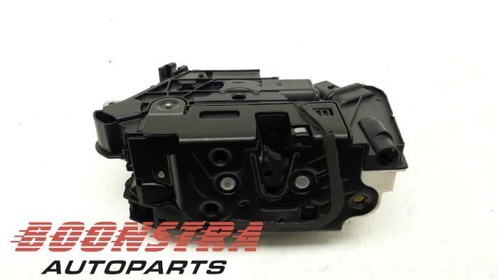 Klappenschlosszug Seat Ibiza IV SportCoupe 6J 5N1837016F Bild Klappenschlosszug Seat Ibiza IV SportCoupe 6J 5N1837016F