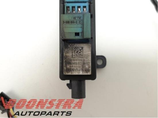 Frontkamera Tesla Model 3 5YJ3 110061900C Bild Frontkamera Tesla Model 3 5YJ3 110061900C