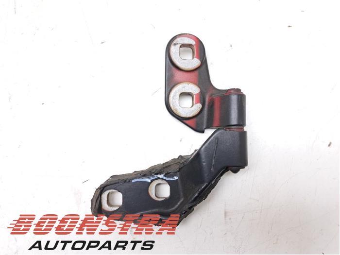 Motorhaubenscharnier rechts Ferrari 458 81429200 Bild Motorhaubenscharnier rechts Ferrari 458 81429200