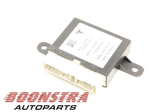 Steuergerät Einparkhilfe Tesla Model S 5YJS 112951900A Bild Steuergerät Einparkhilfe Tesla Model S 5YJS 112951900A
