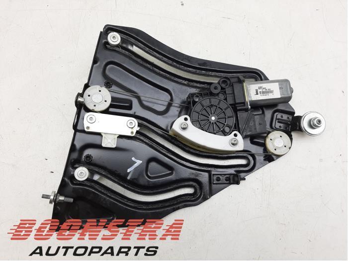 Fensterheber links hinten Ferrari California 69875800 Bild Fensterheber links hinten Ferrari California 69875800