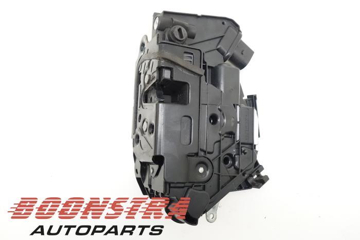 Klappenschlosszug Seat Ibiza IV 6J 05B6J0839015F Bild Klappenschlosszug Seat Ibiza IV 6J 05B6J0839015F