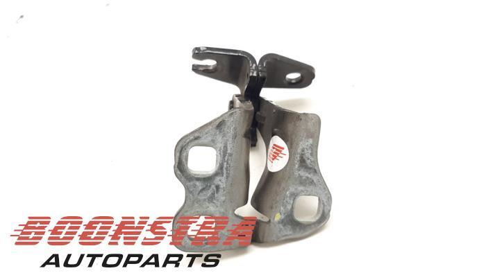 Türscharnier vorne rechts Tesla Model 3 5YJ3 110103600F Bild Türscharnier vorne rechts Tesla Model 3 5YJ3 110103600F