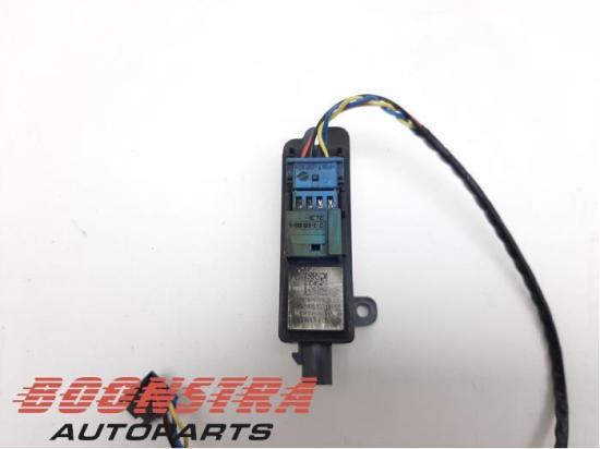 Frontkamera Tesla Model 3 5YJ3 110061900C Bild Frontkamera Tesla Model 3 5YJ3 110061900C