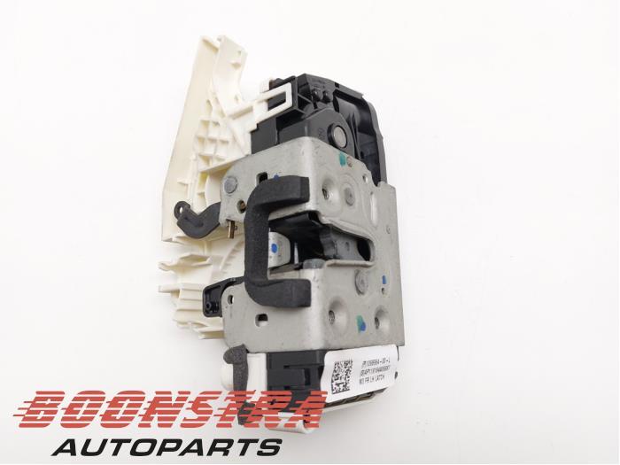 Klappenschlosszug Tesla Model 3 5YJ3 106896400L Bild Klappenschlosszug Tesla Model 3 5YJ3 106896400L