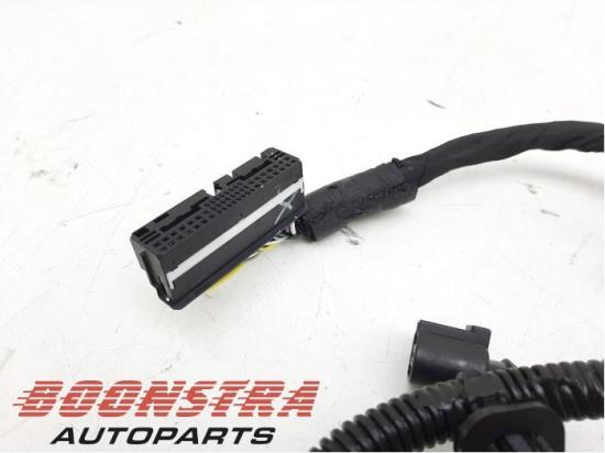 Kabelbaum Tesla Model 3 5YJ3 106876700G Bild Kabelbaum Tesla Model 3 5YJ3 106876700G