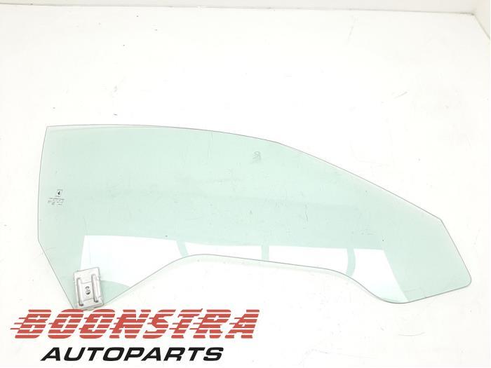 Seitenscheibe rechts vorne Ferrari California 69844800 Bild Seitenscheibe rechts vorne Ferrari California 69844800