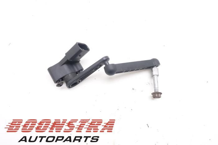 Niveauregulierung Tesla Model S 5YJS 102797100A Bild Niveauregulierung Tesla Model S 5YJS 102797100A