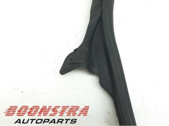 Türgummi links hinten Tesla Model 3 5YJ3 109051100K Bild Türgummi links hinten Tesla Model 3 5YJ3 109051100K