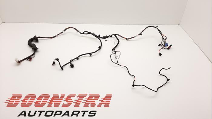 Kabelbaum Tesla Model 3 5YJ3 106796300E Bild Kabelbaum Tesla Model 3 5YJ3 106796300E