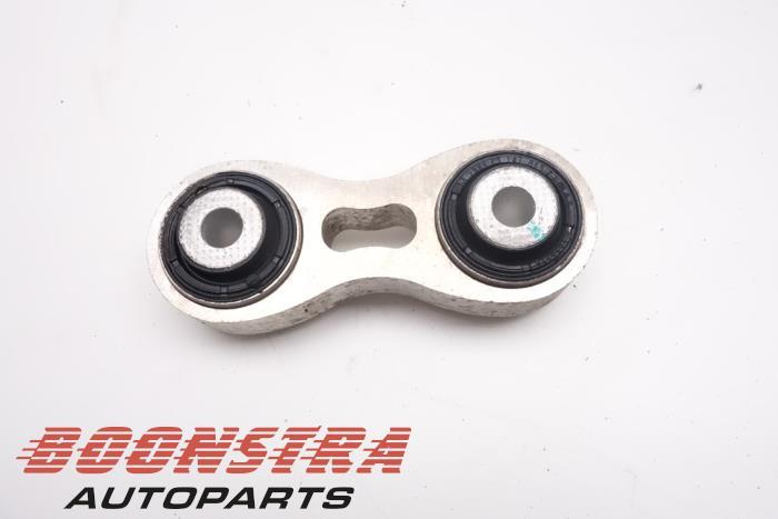 Traggelenk Tesla Model S 5YJS 102142200B Bild Traggelenk Tesla Model S 5YJS 102142200B