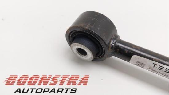 Traggelenk Tesla Model 3 5YJ3 104444400A Bild Traggelenk Tesla Model 3 5YJ3 104444400A