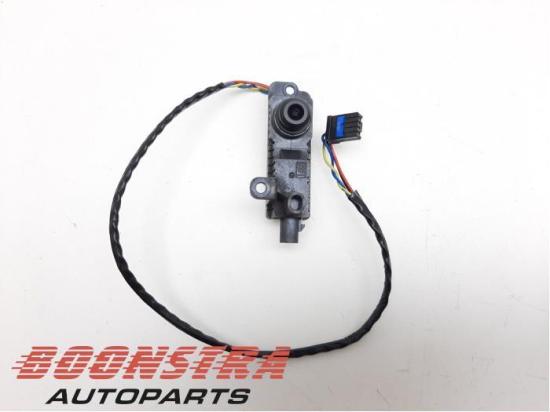 Frontkamera Tesla Model 3 5YJ3 110061900C Bild Frontkamera Tesla Model 3 5YJ3 110061900C