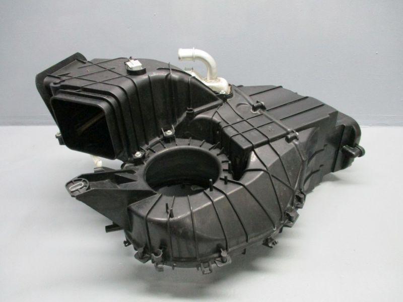 Gebläsemotor Heizungsgebläse Gebläsekasten VW MULTIVAN T5 V 03-09 96 KW 7H5820004B Bild Gebläsemotor Heizungsgebläse Gebläsekasten VW MULTIVAN T5 V 03-09 96 KW 7H5820004B
