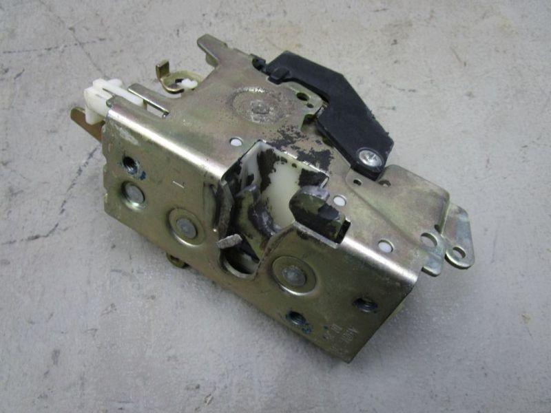 Türschloss Schloss links vorn VW LT 2 II PRITSCHE 01-06 70 KW A9017201035 Bild Türschloss Schloss links vorn VW LT 2 II PRITSCHE 01-06 70 KW A9017201035