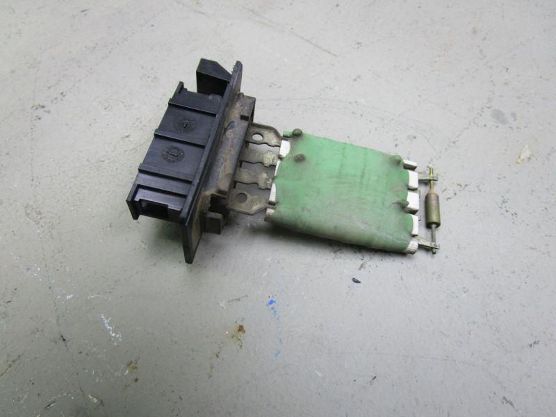 Widerstand Gebläse Lüfter VW LT 2 II PRITSCHE 01-06 70 KW Bild Widerstand Gebläse Lüfter VW LT 2 II PRITSCHE 01-06 70 KW