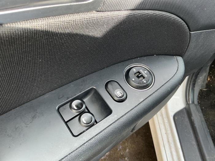 Schalter für Fensterheber Hyundai i30 II GD 935702L100