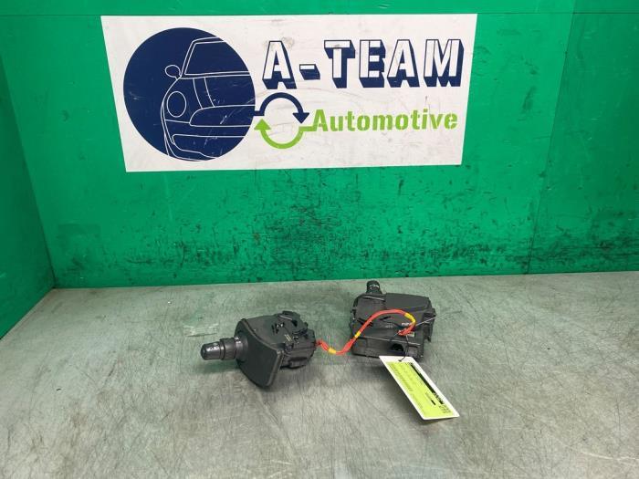 Lenkstockschalter Renault Clio III BR0/1, CR0/1 88102001