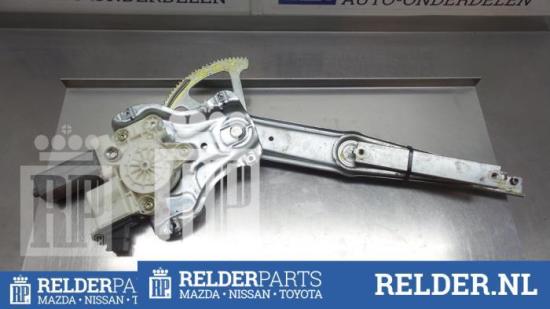 Fensterheber rechts vorne Toyota Corolla Liftback E12 6981002130 Bild Fensterheber rechts vorne Toyota Corolla Liftback E12 6981002130