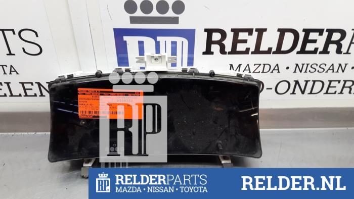 Instrumentenkombination Toyota Corolla Liftback E12 8380012E20 Bild Instrumentenkombination Toyota Corolla Liftback E12 8380012E20