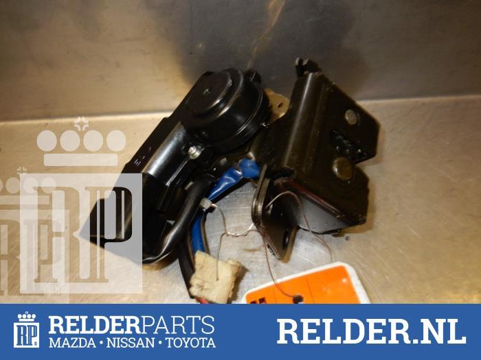 Klappenschlosszug Toyota Corolla Liftback E12 Bild Klappenschlosszug Toyota Corolla Liftback E12