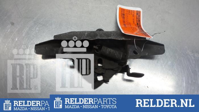 Klappenschlosszug Toyota Corolla Liftback E12 Bild Klappenschlosszug Toyota Corolla Liftback E12