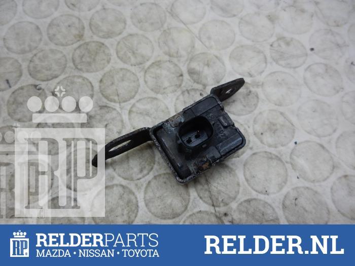 Sensor für Airbag Toyota Corolla Liftback E12 8917413030 Bild Sensor für Airbag Toyota Corolla Liftback E12 8917413030