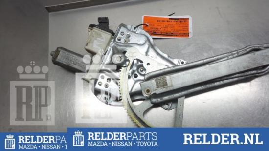 Fensterheber rechts vorne Toyota Corolla Liftback E12 6981002130 Bild Fensterheber rechts vorne Toyota Corolla Liftback E12 6981002130