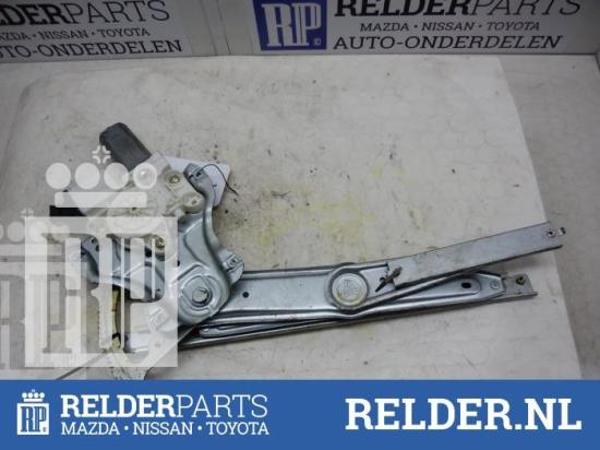Fensterheber rechts vorne Toyota Corolla Liftback E12 6981002130 Bild Fensterheber rechts vorne Toyota Corolla Liftback E12 6981002130