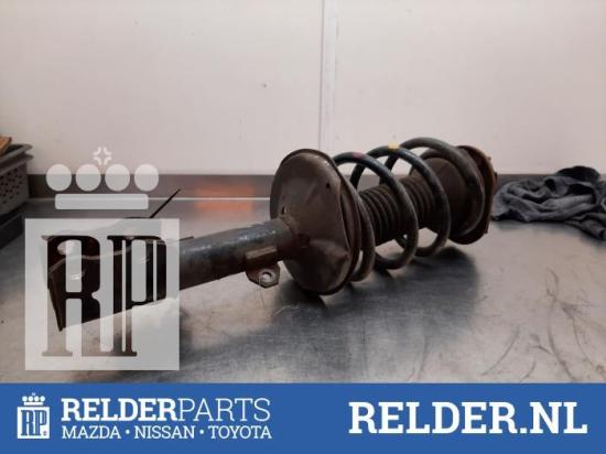 Federbein links vorne Toyota Corolla Liftback E12 Bild Federbein links vorne Toyota Corolla Liftback E12