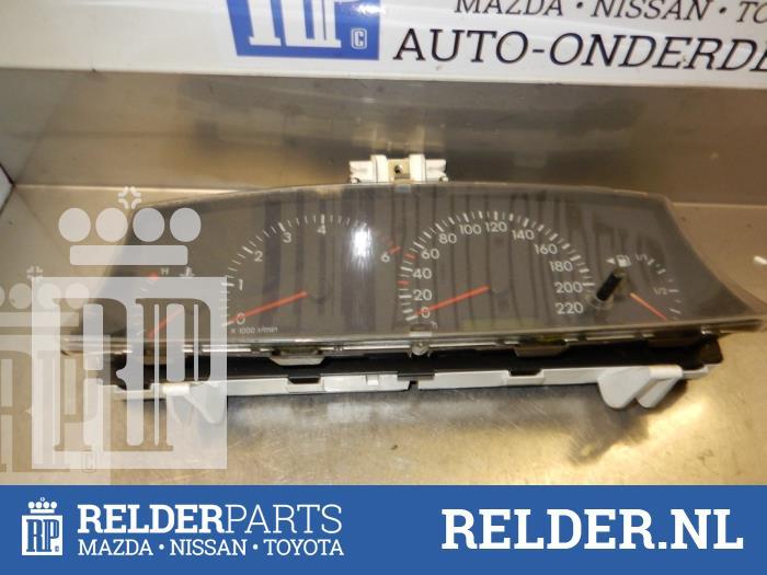 Instrumentenkombination Toyota Corolla Liftback E12 8380002810 Bild Instrumentenkombination Toyota Corolla Liftback E12 8380002810