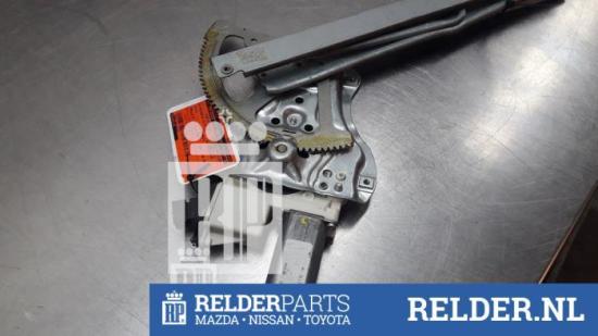 Fensterheber rechts vorne Toyota Corolla Liftback E12 6981002130 Bild Fensterheber rechts vorne Toyota Corolla Liftback E12 6981002130