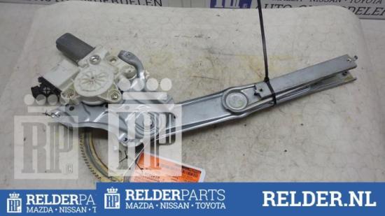 Fensterheber rechts vorne Toyota Corolla Liftback E12 6981002130 Bild Fensterheber rechts vorne Toyota Corolla Liftback E12 6981002130