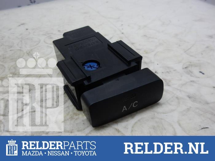 Schalter für Klimaanlage Toyota Corolla Liftback E12 153635 Bild Schalter für Klimaanlage Toyota Corolla Liftback E12 153635