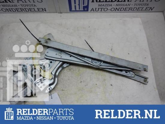 Fensterheber rechts vorne Toyota Corolla Liftback E12 6981002130 Bild Fensterheber rechts vorne Toyota Corolla Liftback E12 6981002130