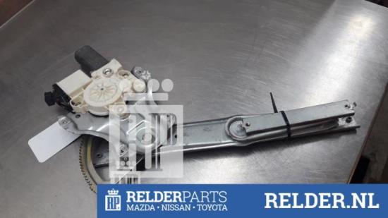 Fensterheber rechts vorne Toyota Corolla Liftback E12 6981002130 Bild Fensterheber rechts vorne Toyota Corolla Liftback E12 6981002130