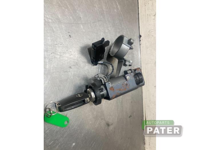 Schließzylinder für Zündschloß Opel Karl C16 95415485