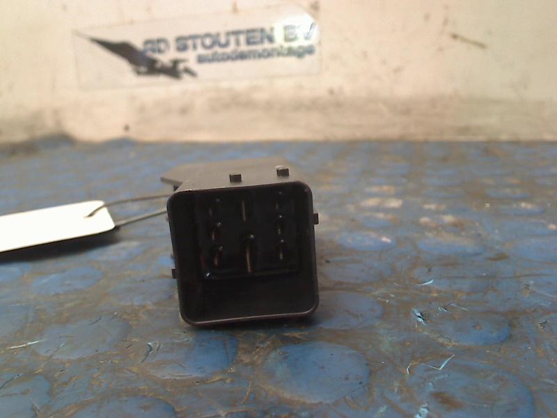 Vorglüh Relais 9803299780 Peugeot 508 SW (8E/8U) Kombi 1.6 BlueHDI 120 (DV6FC(BHZ)) 2015-12 Bild Vorglüh Relais 9803299780 Peugeot 508 SW (8E/8U) Kombi 1.6 BlueHDI 120 (DV6FC(BHZ)) 2015-12