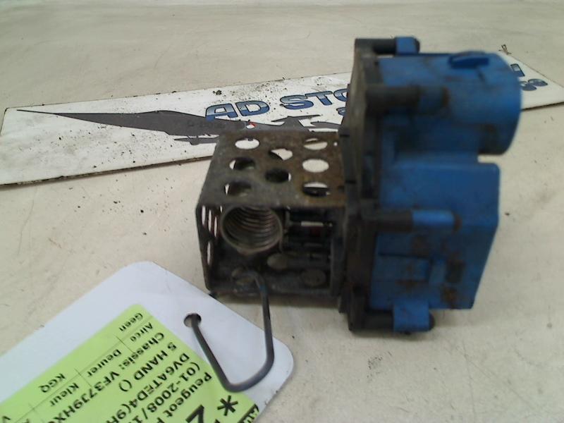 Heizwiderstand 9662240180 Peugeot Partner Tepee (7A/B/C/D/E/F/G/J/P/S) Großraumlimousine 1.6 HDI 90 16V (DV6ATED4(9HX)) 2010-10 Bild Heizwiderstand 9662240180 Peugeot Partner Tepee (7A/B/C/D/E/F/G/J/P/S) Großraumlimousine 1.6 HDI 90 16V (DV6ATED4(9HX)) 2010-10