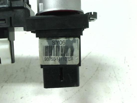 Schalter Verscheidenes 937701j100 Hyundai i20 Schr?gheck 1.2i 16V (G4LA) 2012-03 Bild Schalter Verscheidenes 937701j100 Hyundai i20 Schr?gheck 1.2i 16V (G4LA) 2012-03