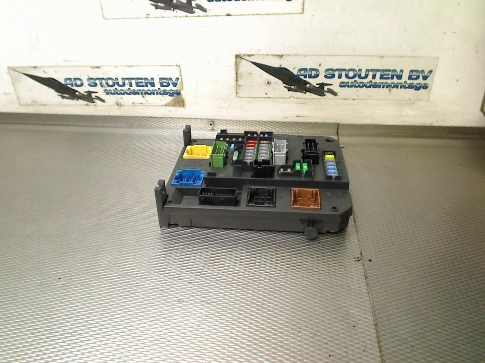 Sicherungskasten A2C32427600 Peugeot 508 SW (8E/8U) Kombi 1.6 BlueHDI 120 (DV6FC(BHZ)) 2015-12 Bild Sicherungskasten A2C32427600 Peugeot 508 SW (8E/8U) Kombi 1.6 BlueHDI 120 (DV6FC(BHZ)) 2015-12