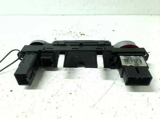 Schalter Verscheidenes 937701j100 Hyundai i20 Schr?gheck 1.2i 16V (G4LA) 2012-03 Bild Schalter Verscheidenes 937701j100 Hyundai i20 Schr?gheck 1.2i 16V (G4LA) 2012-03