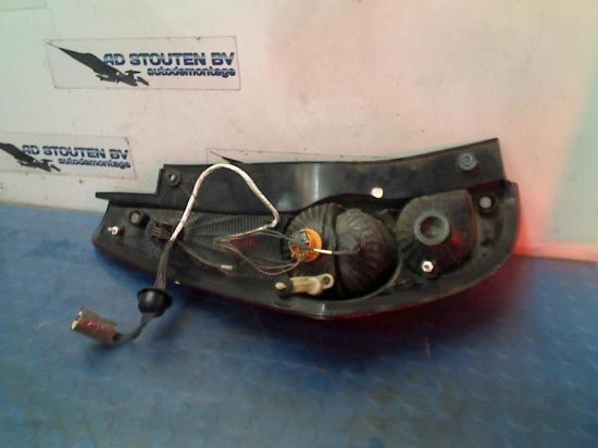 Rücklicht Rechts 89071614 Opel Agila (B) Großraumlimousine 1.2 16V (K12B(Euro 4) 2010-09 Bild Rücklicht Rechts 89071614 Opel Agila (B) Großraumlimousine 1.2 16V (K12B(Euro 4) 2010-09