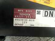 Steuergerät Body Control 892210d110 Toyota Yaris III (P13) Schrägheck 1.0 12V VVT-i (1KR-FE) 2018-01